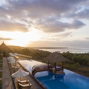 Semabu Hills Hotel Nusa Penida